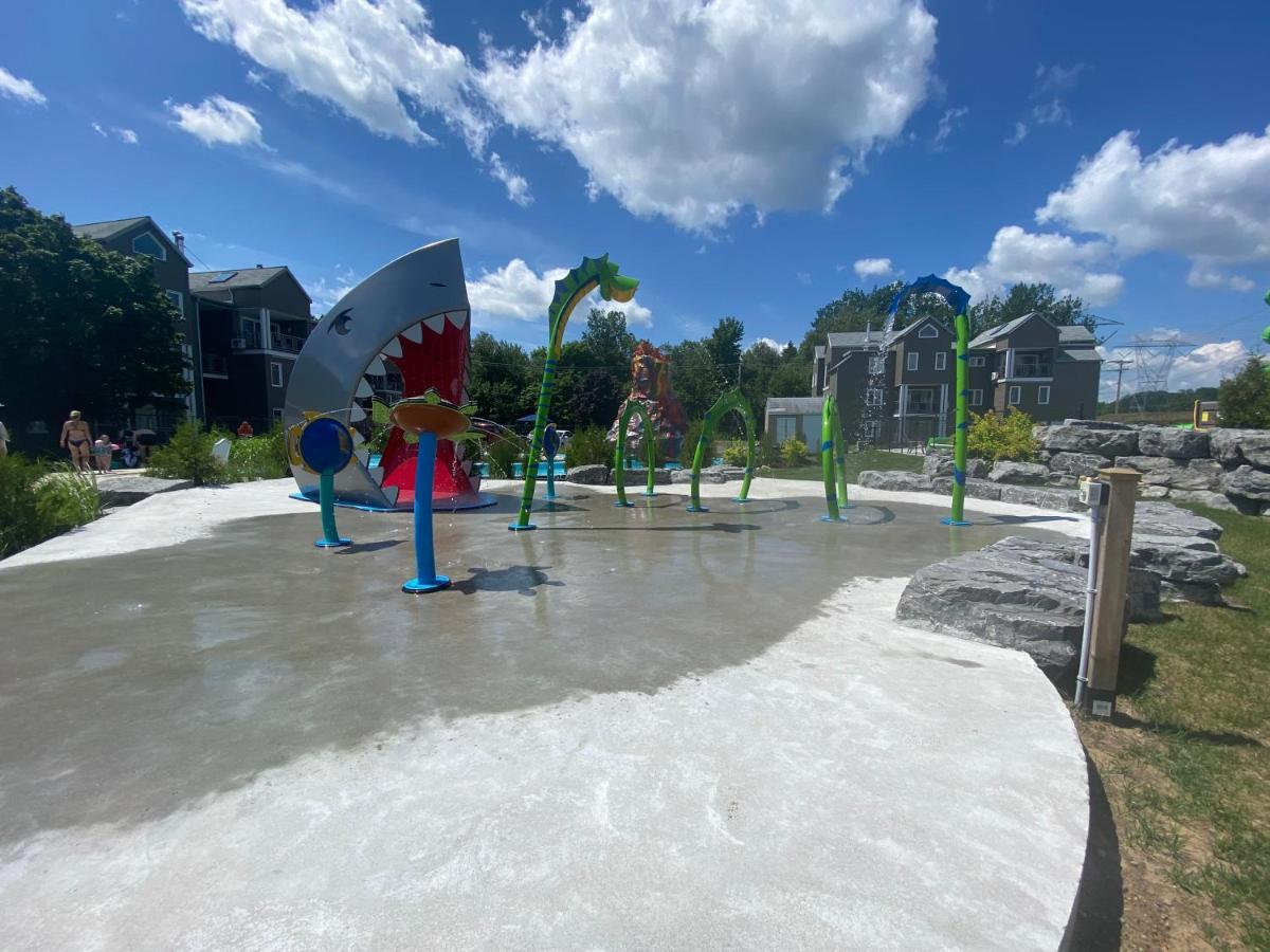 Condo Avec Parc Aquatique ! Beaupré Exterior foto